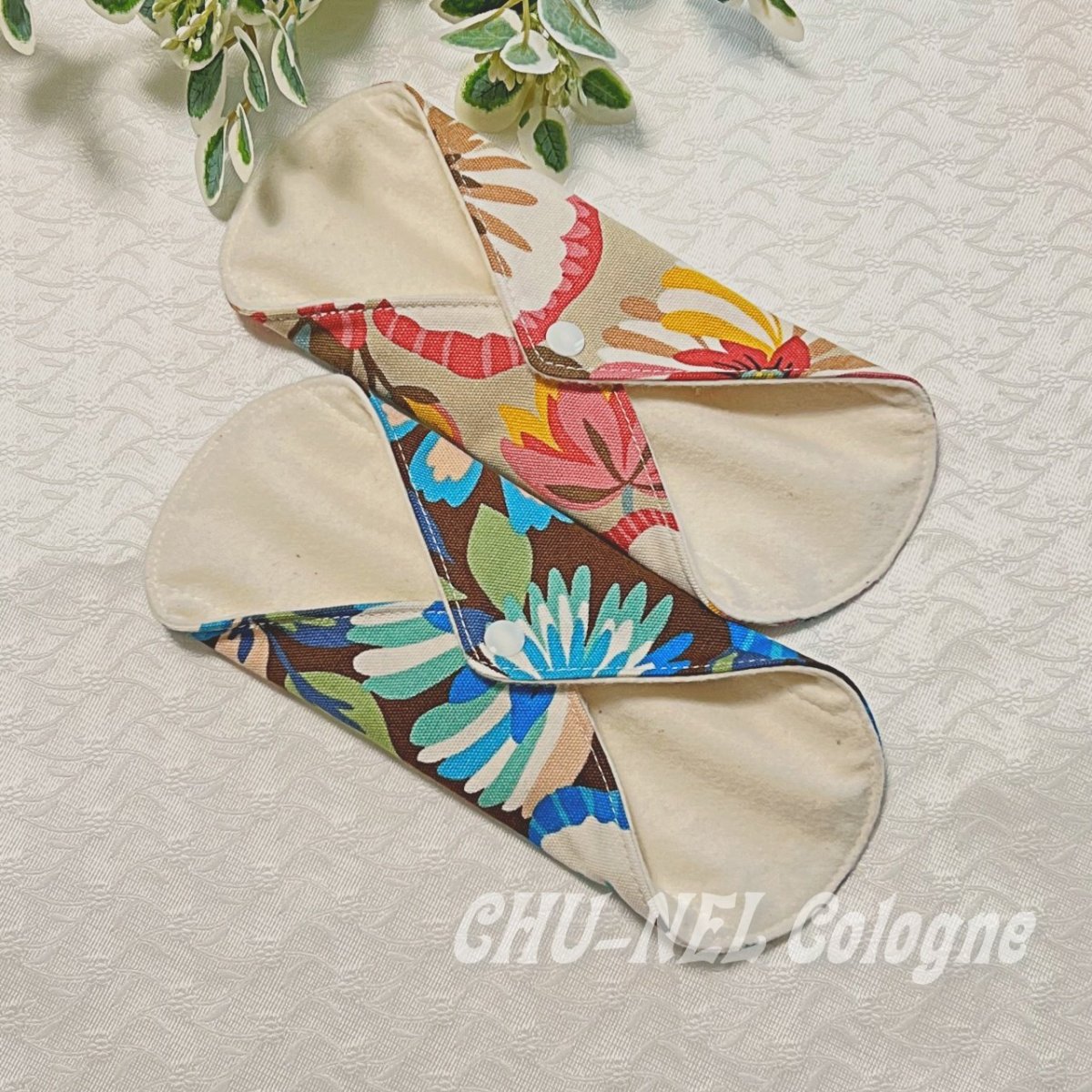 画像3: お肌面4色から選べる★布ナプキンSSサイズ★2枚セット★4層防水(大きなレトロ風お花) (3)