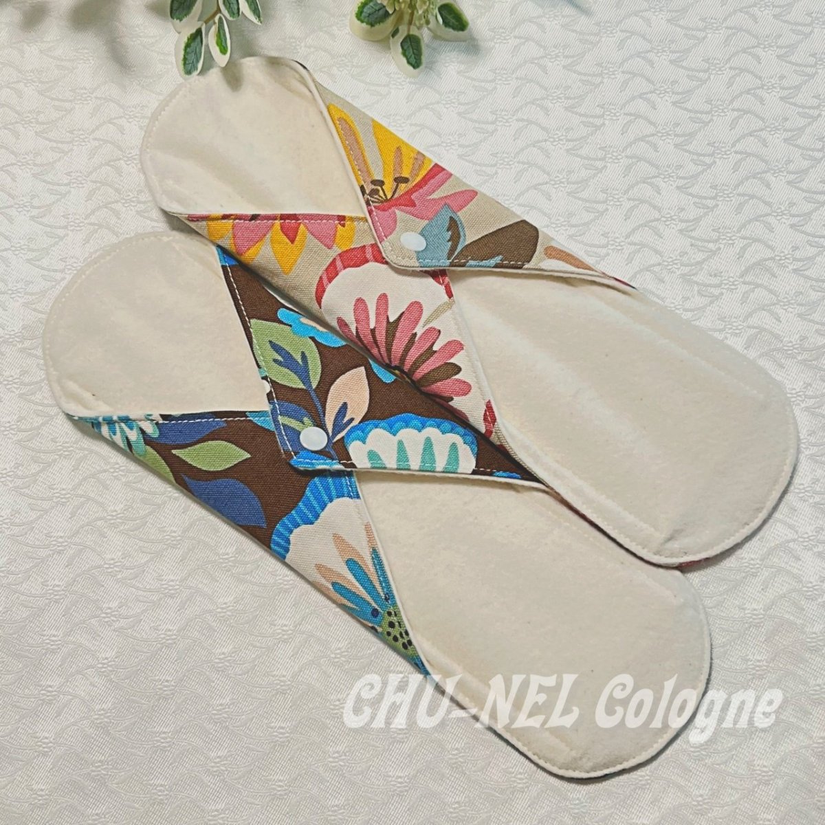 画像3: お肌面4色から選べる★布ナプキンMサイズ★2枚セット★7層防水(大きなレトロ風お花) (3)