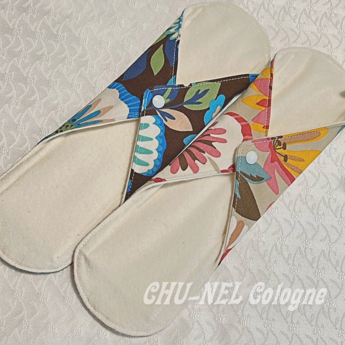 画像4: お肌面4色から選べる★布ナプキンMサイズ★2枚セット★7層防水(大きなレトロ風お花) (4)