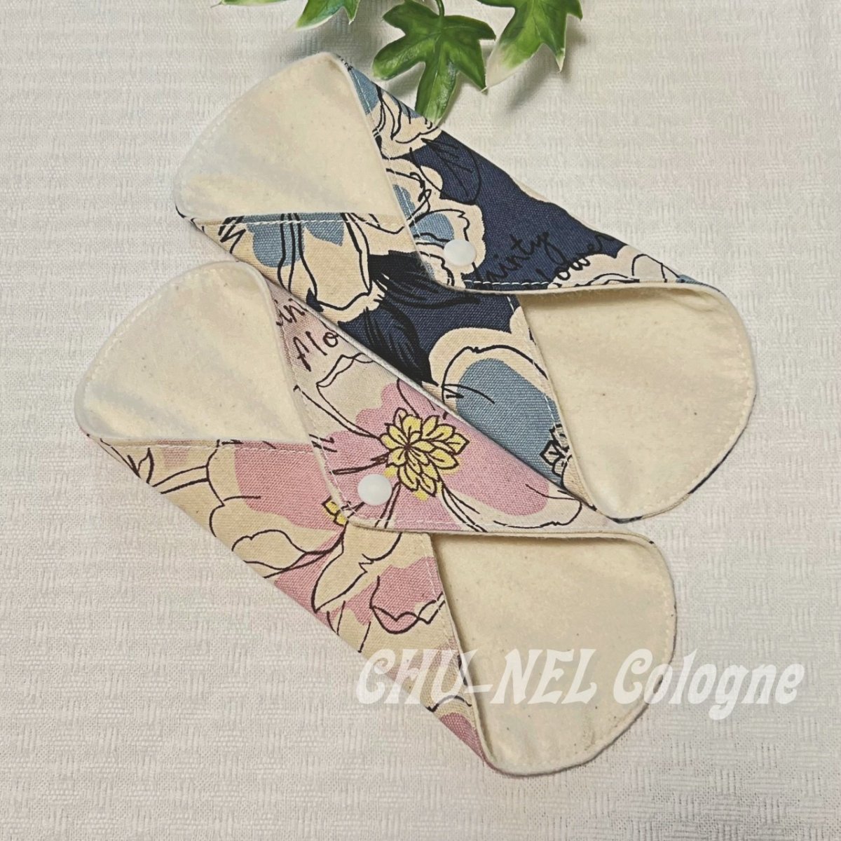 画像4: お肌面4色から選べる★布ナプキンライナー★2枚セット（手描き風お花） (4)