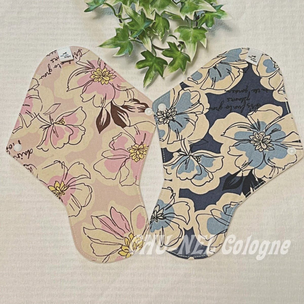 画像2: お肌面4色から選べる★布ナプキンMサイズ★2枚セット★7層防水(手描き風お花) (2)