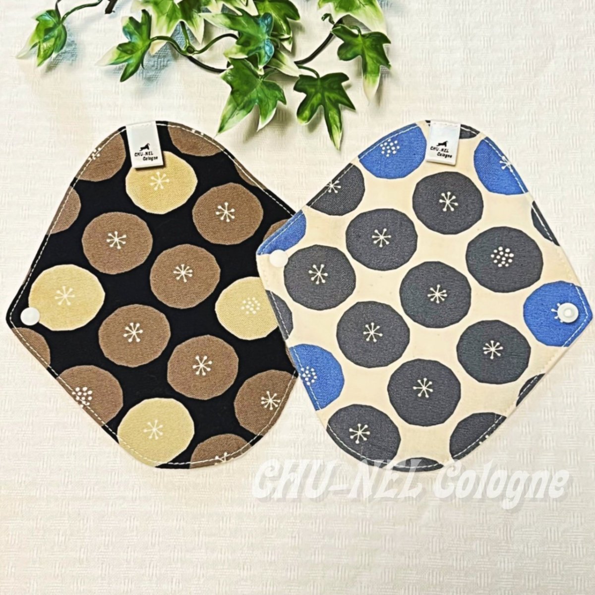 画像2: お肌面4色から選べる★布ナプキンSSサイズ★2枚セット★4層防水(ちびあんぱん) (2)