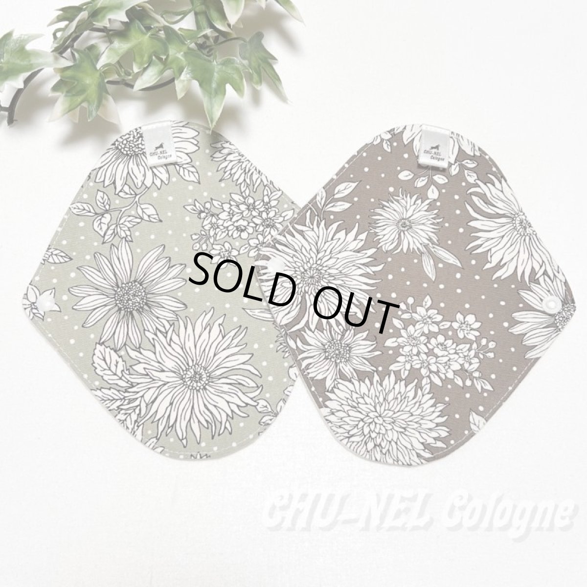 画像2: お肌面4色から選べる★布ナプキンSSサイズ★2枚セット★4層防水(白いダリア) (2)